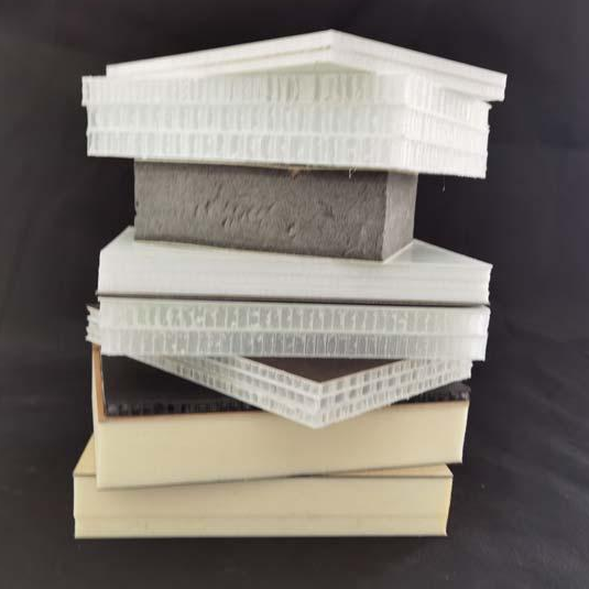 使用熱塑蜂(fēng)窩闆/蜂窩三(sān)明治闆優勢(shi)有哪些？