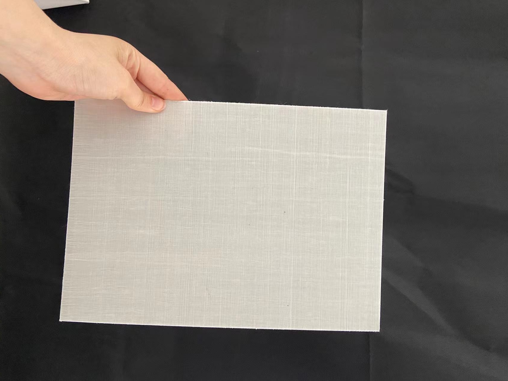 CFRT材料咨(zī)訊：熱塑(su)性複合(he)材料在(zài)軌道交(jiāo)通和汽(qi)車産業(ye)中的應(yīng)用前景(jing)廣闊