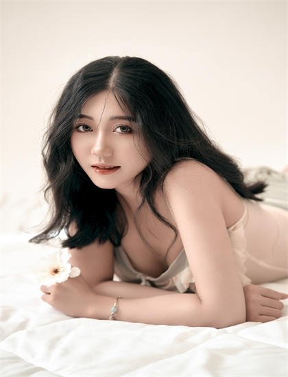 當女人變得安靜沉默不吵不鬧_一個人看免費視頻